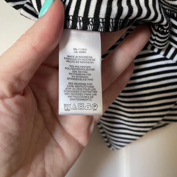 Michael Kors black & white striped flare mini skirt, size 2 - Picture 4 of 5